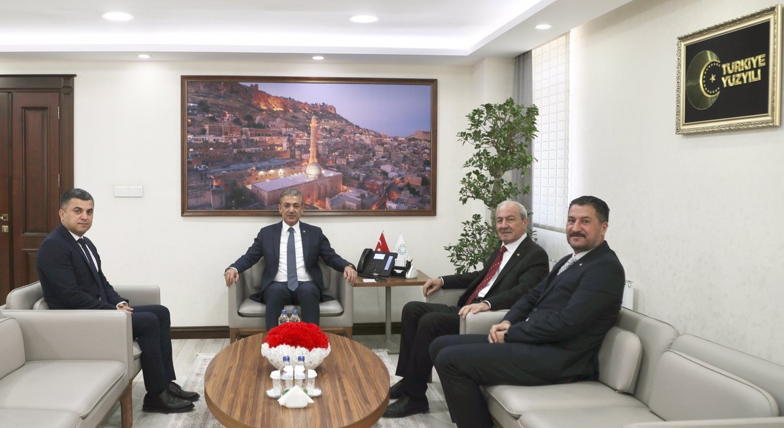 BAKAN AHN, VAL TUNCAY AKKOYUN'U MAKAMINDA ZYARET ETT 